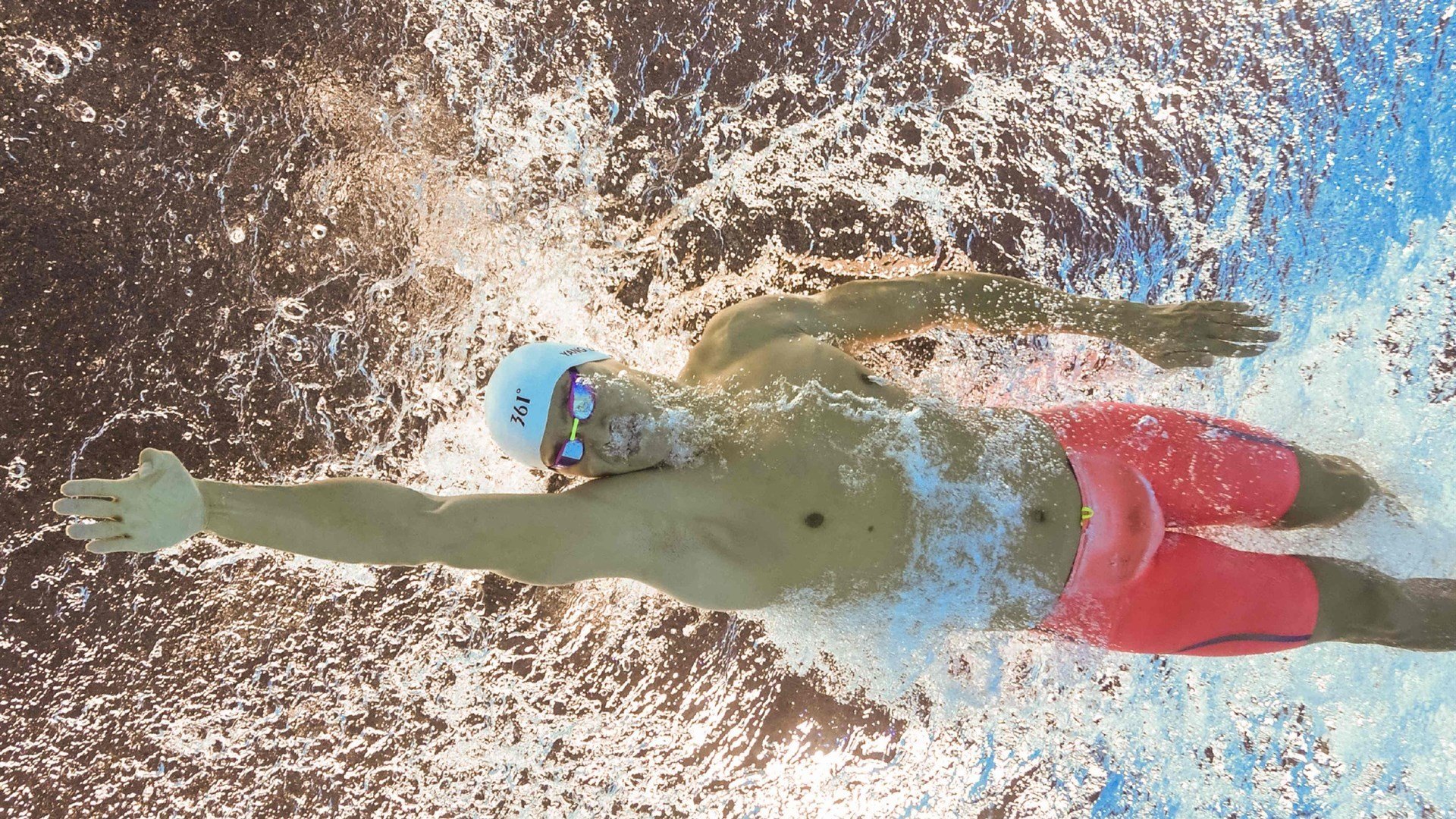 冬季两项世界杯赛场风雪考验运动员体能,冬天举办世界杯